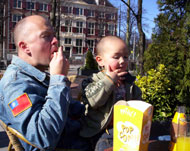 Ik moet die popcorn snel leeg eten voordat hij leeg is